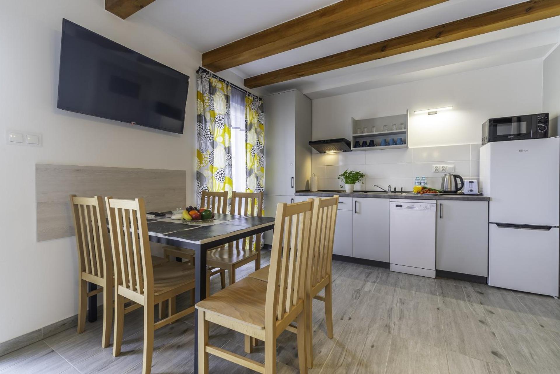 Frajda Domki - Apartamenty 6-Osobowe - Salon I Dwie Sypialnie Oraz Studia 4-Osobowe - Pokoj Z Aneksem Kuchennym Rewal Exterior foto